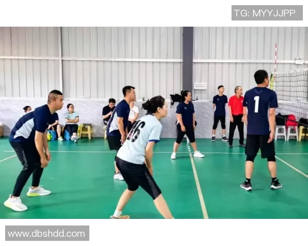 武汉排球队在奥运会上的团队协作展现了拼搏精神与团结力量