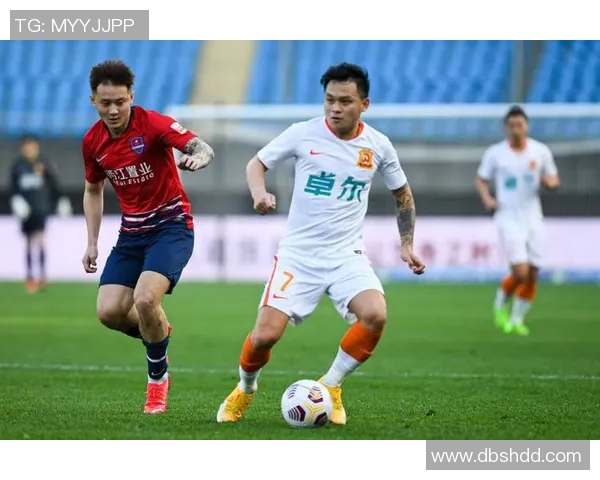 重庆排球队进攻策略分析与得失总结探讨